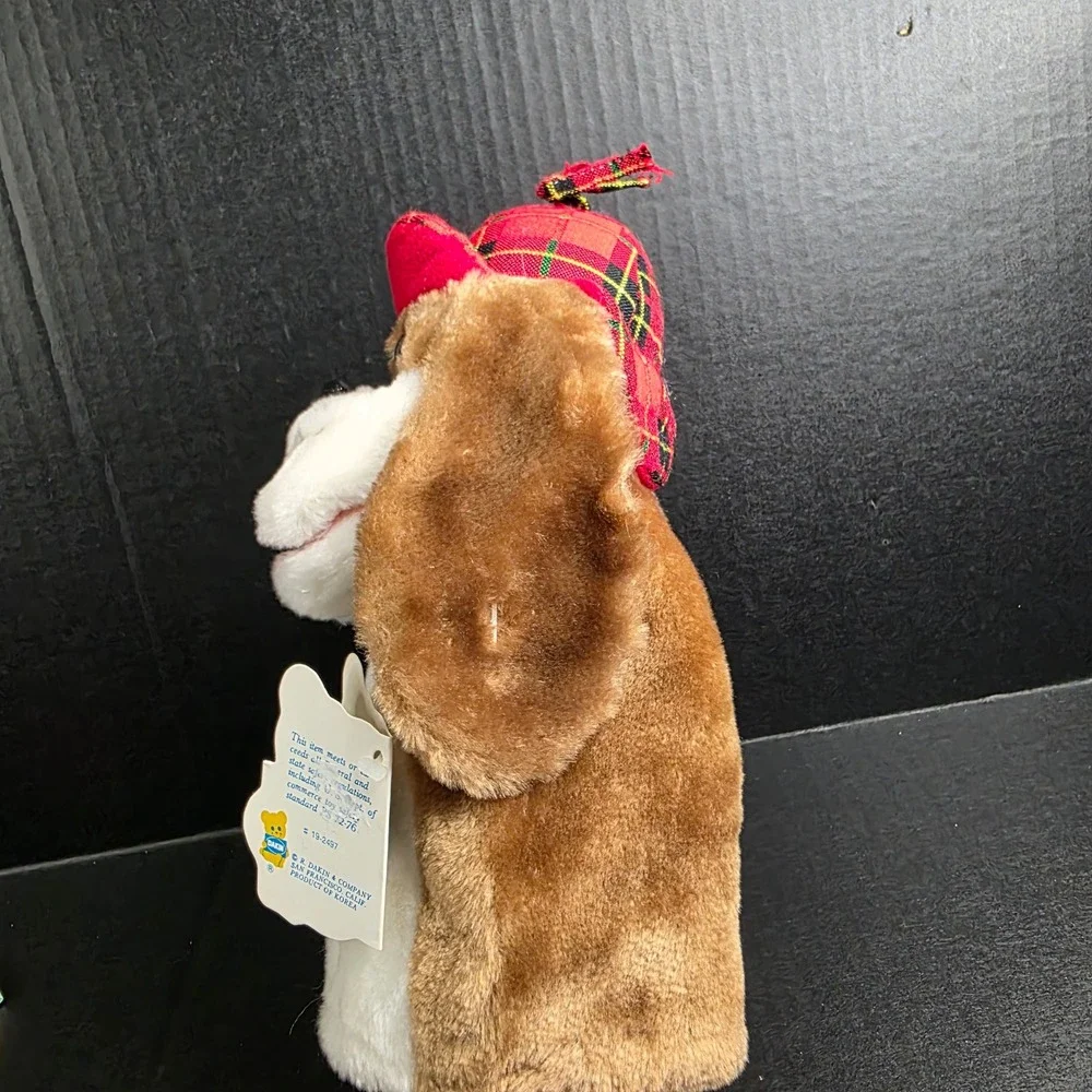Vintage Dakin‎ Shylock Basset Hand Puppet with Red Plaid Hat 1980 Original Tags